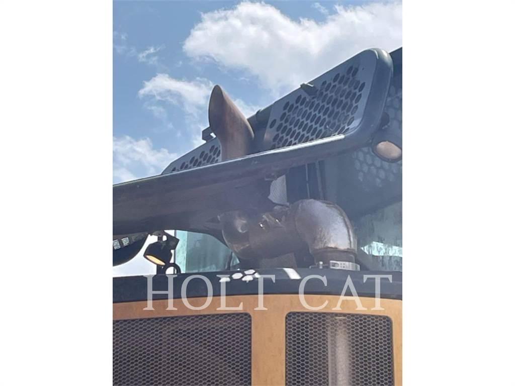 CAT 745 Kĺbové nákladné autá
