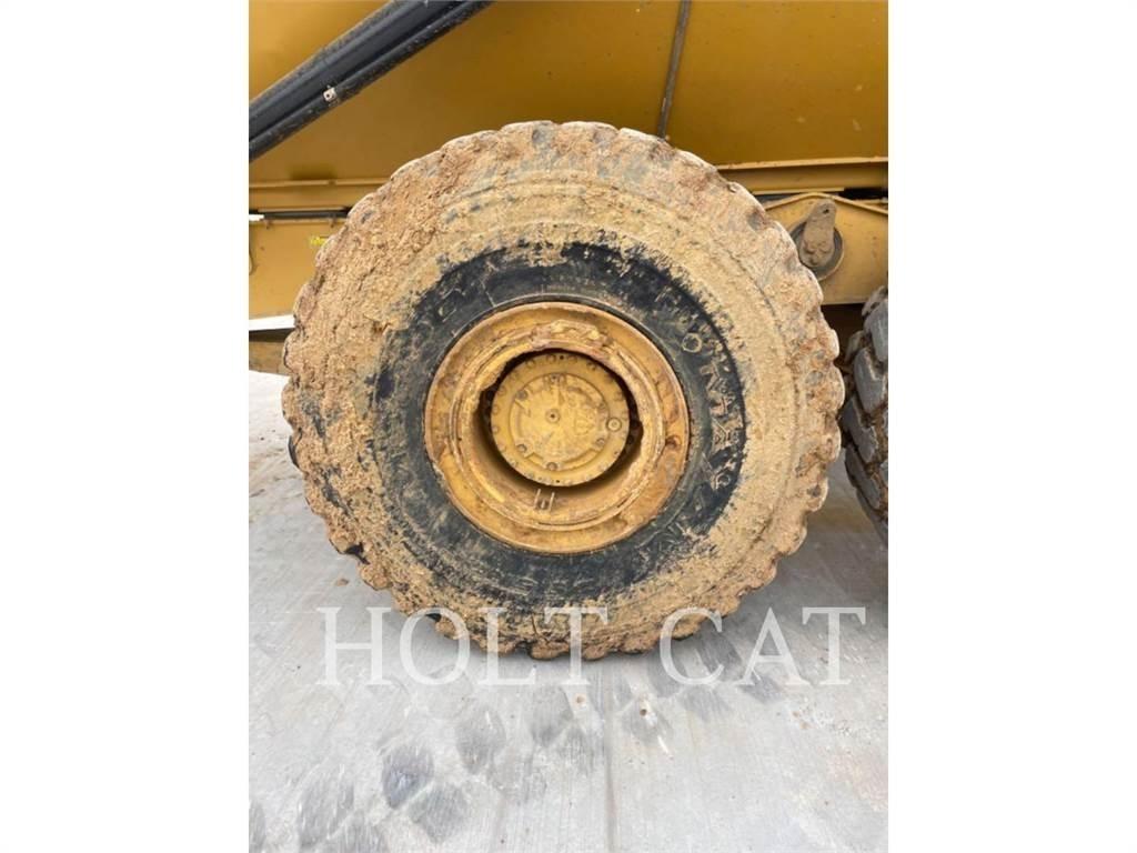 CAT 745 Kĺbové nákladné autá