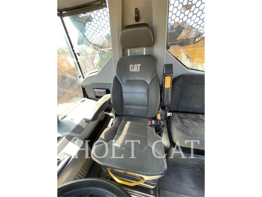 CAT 745 Kĺbové nákladné autá