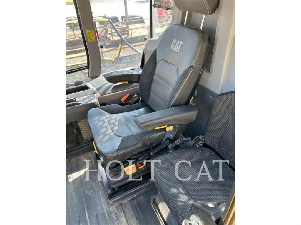 CAT 745 Kĺbové nákladné autá