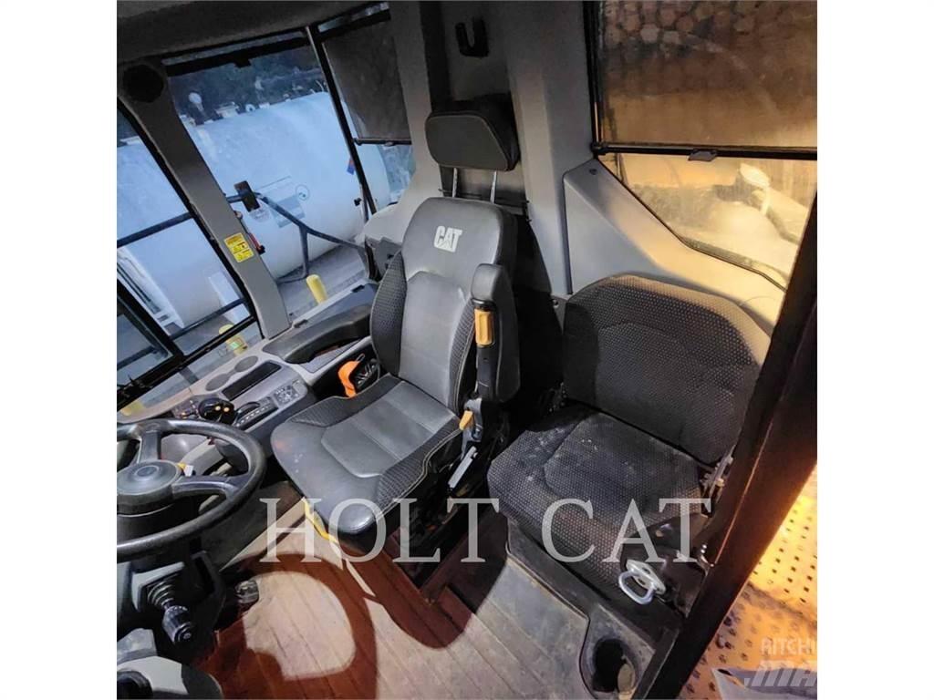 CAT 745 Kĺbové nákladné autá
