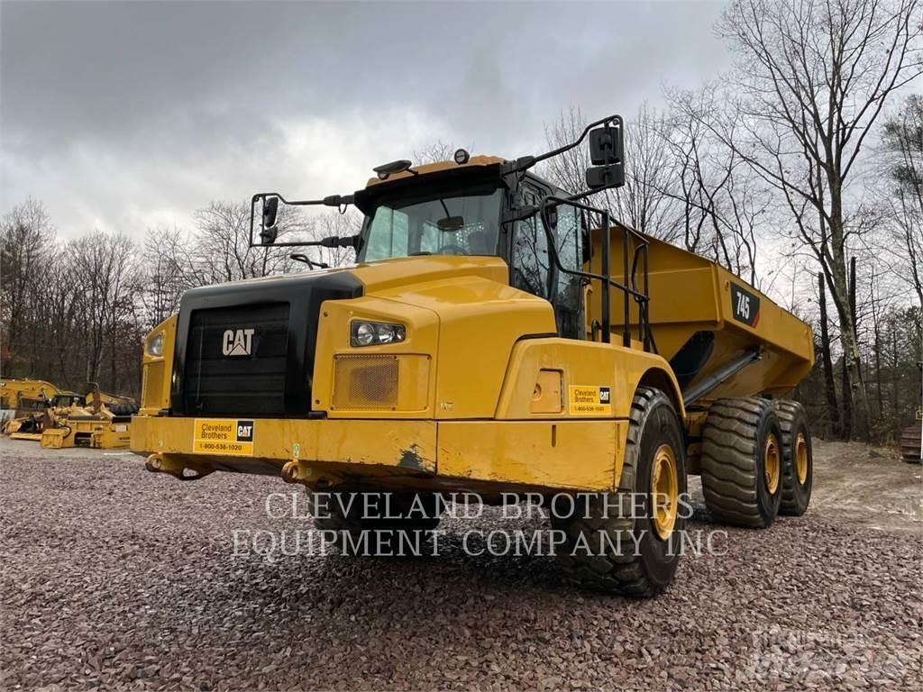 CAT 745 Kĺbové nákladné autá