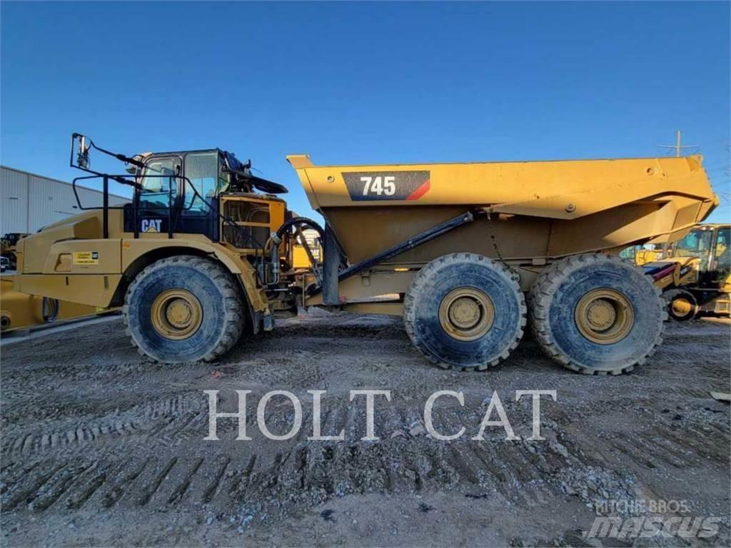 CAT 745 Kĺbové nákladné autá