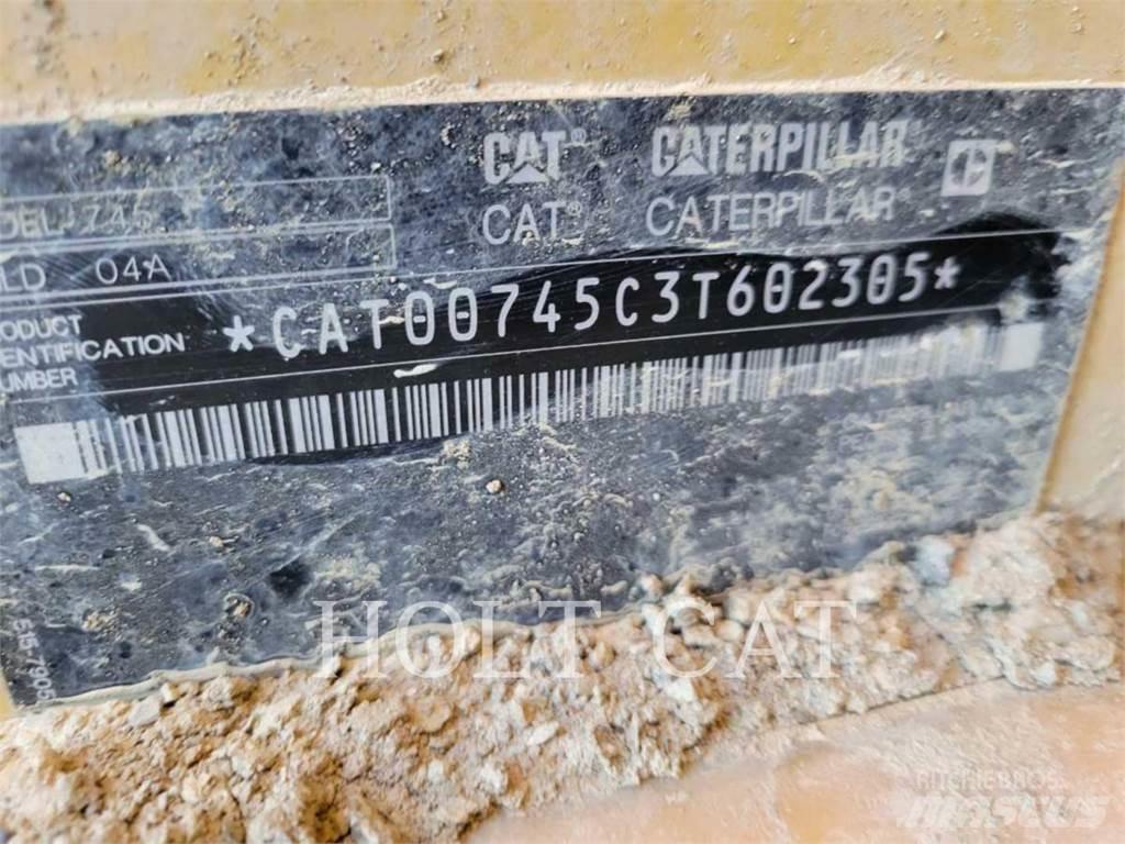 CAT 745 Kĺbové nákladné autá