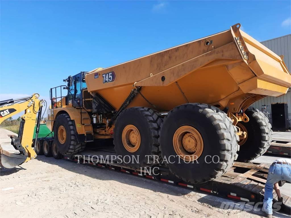 CAT 745 Kĺbové nákladné autá