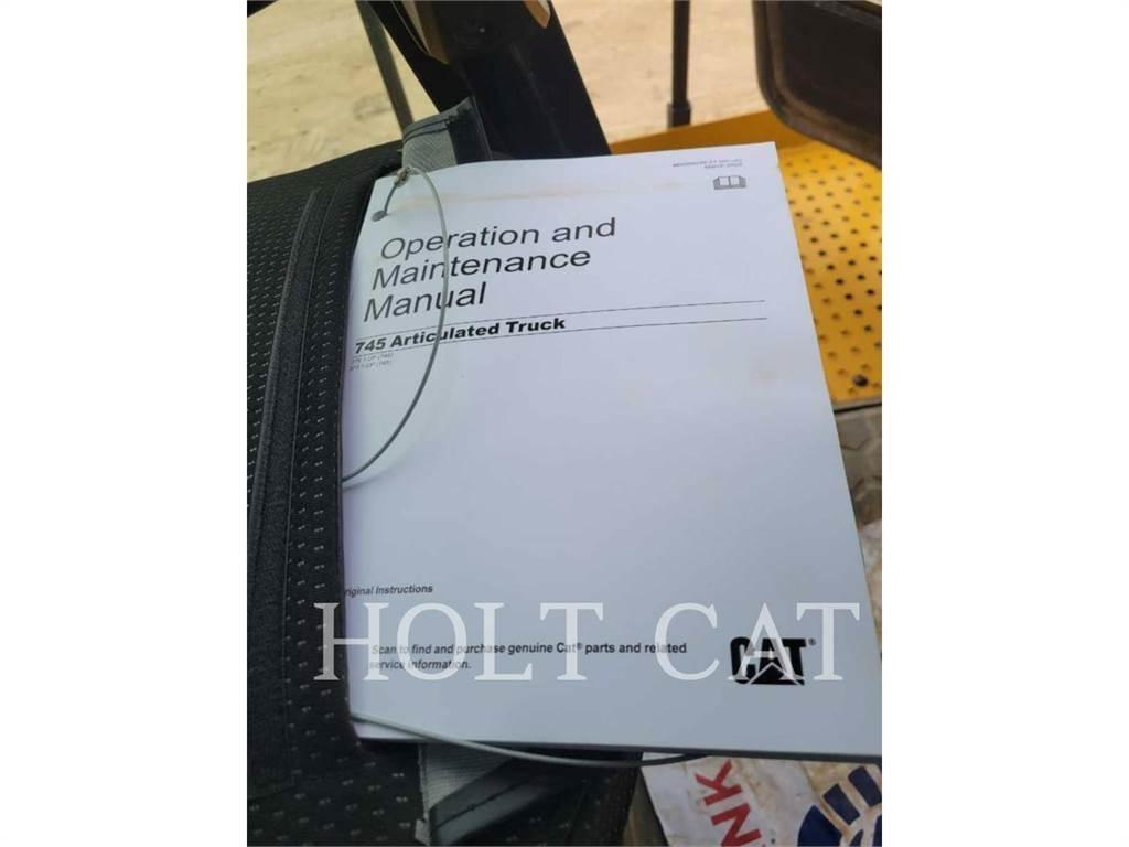 CAT 745 Kĺbové nákladné autá