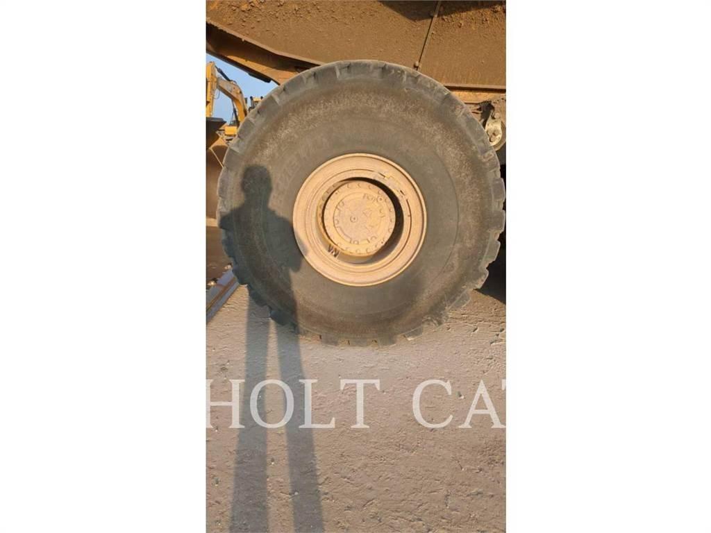 CAT 745 Kĺbové nákladné autá