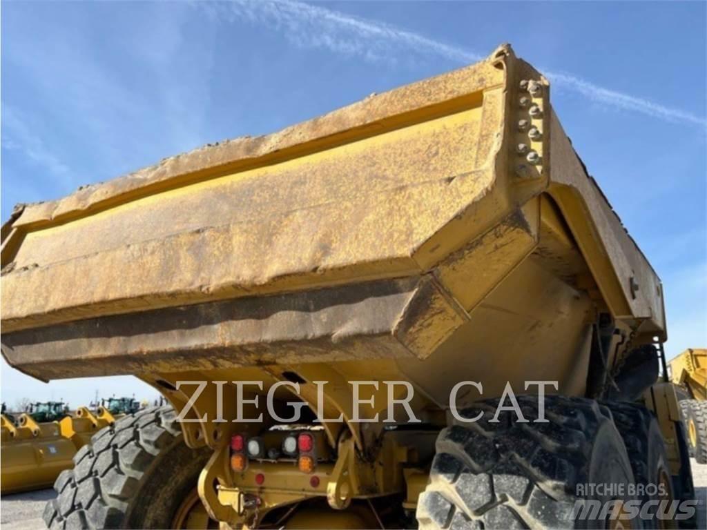 CAT 745 Kĺbové nákladné autá