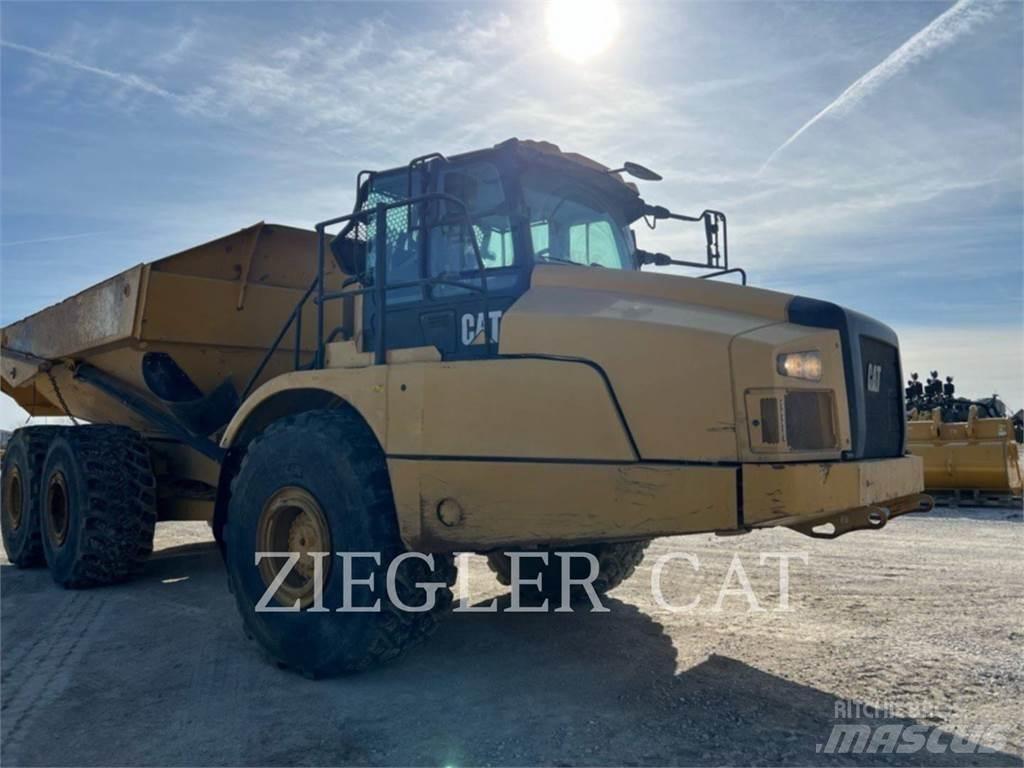 CAT 745 Kĺbové nákladné autá