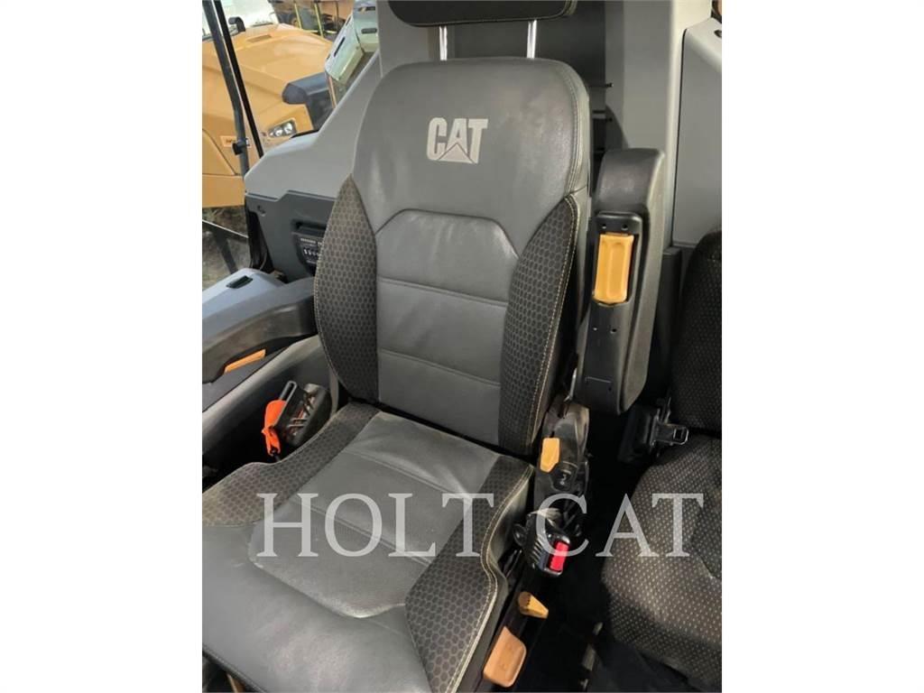 CAT 745 Kĺbové nákladné autá