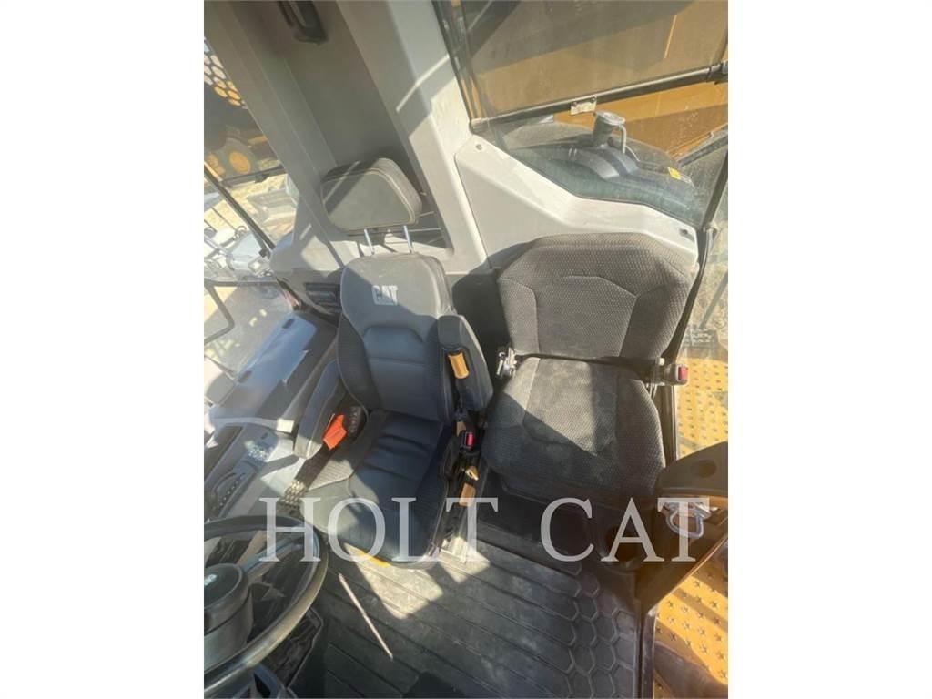 CAT 745 Kĺbové nákladné autá