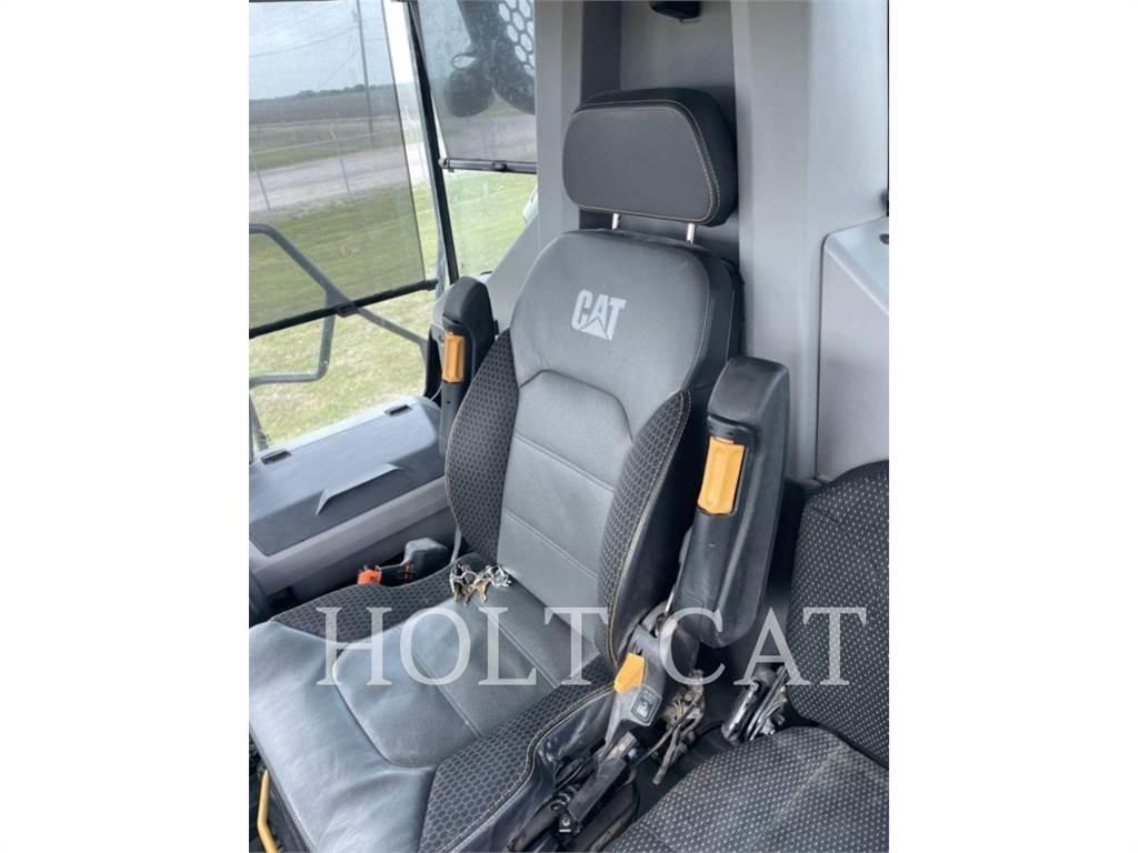 CAT 745 Kĺbové nákladné autá