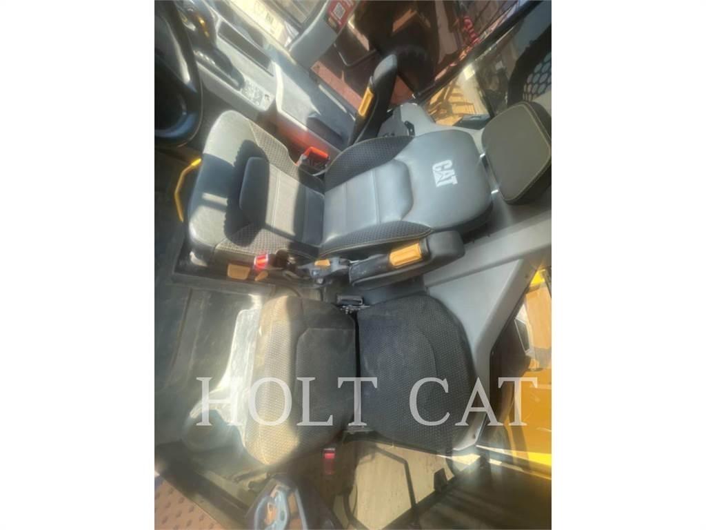 CAT 745 Kĺbové nákladné autá