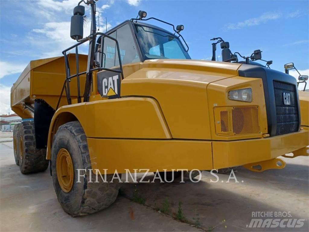 CAT 745 Kĺbové nákladné autá