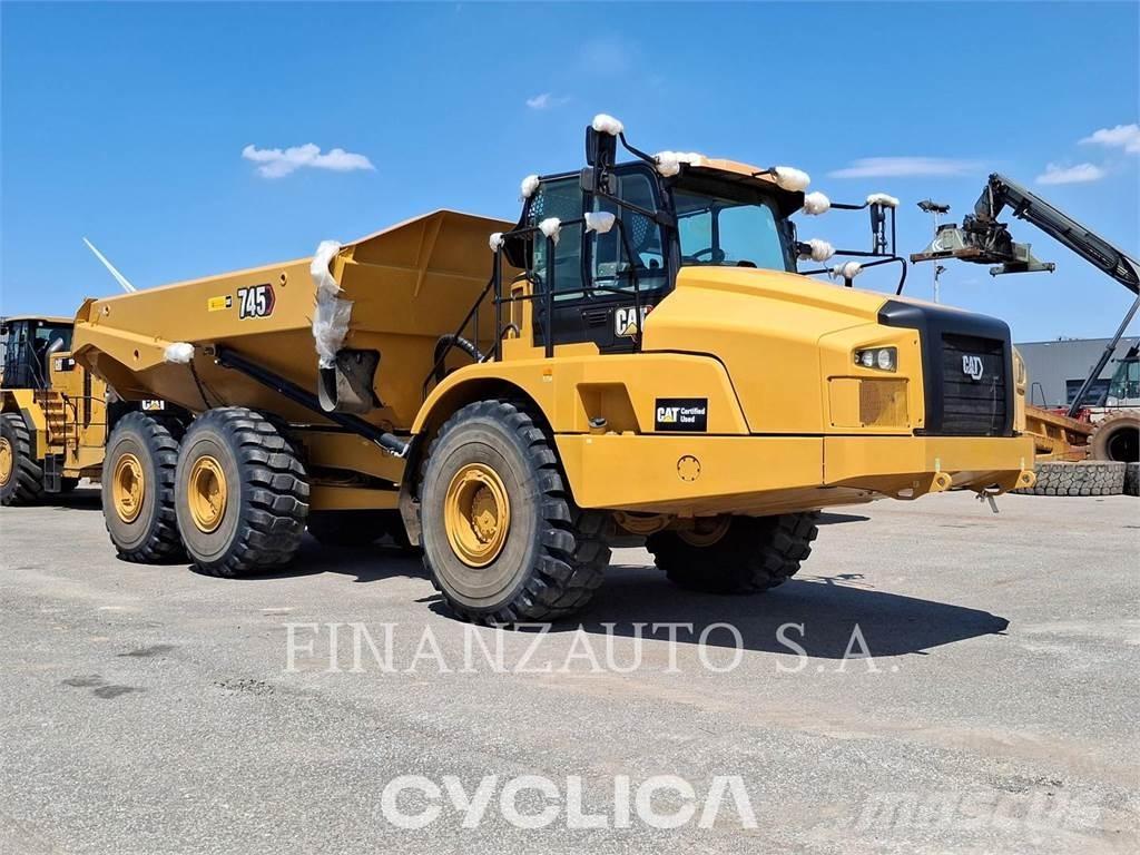CAT 745 Kĺbové nákladné autá