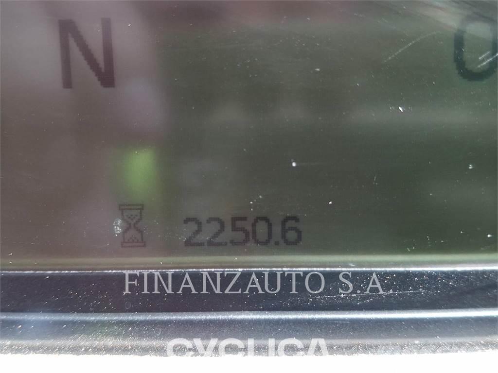 CAT 745 Kĺbové nákladné autá