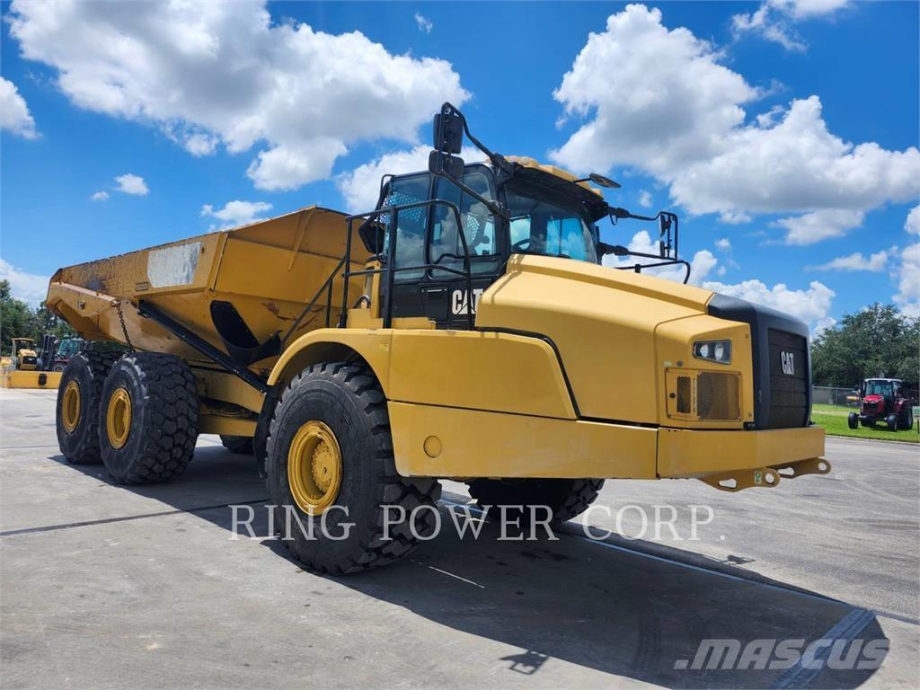 CAT 745 Kĺbové nákladné autá