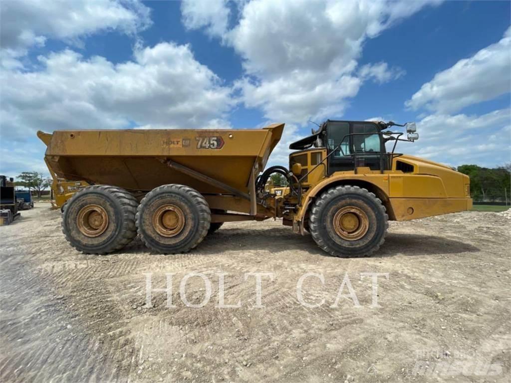 CAT 745 Kĺbové nákladné autá