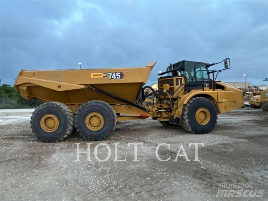 CAT 745 Kĺbové nákladné autá
