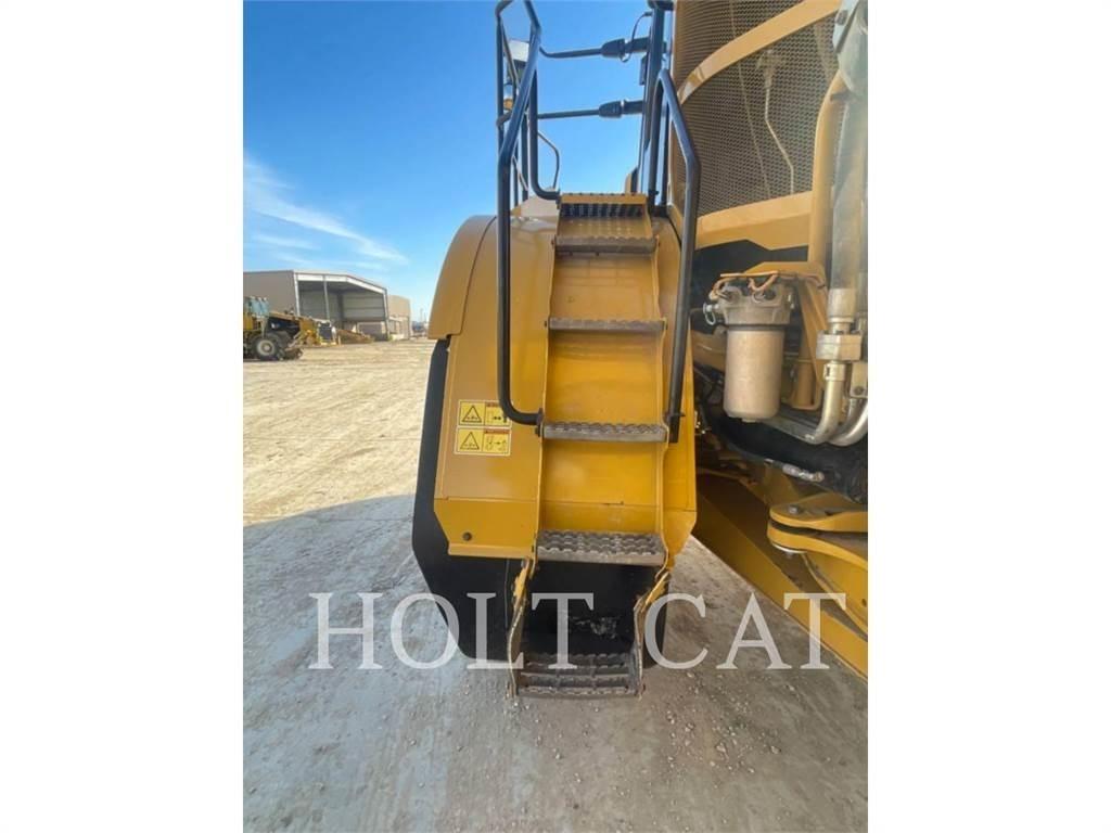 CAT 745 Kĺbové nákladné autá