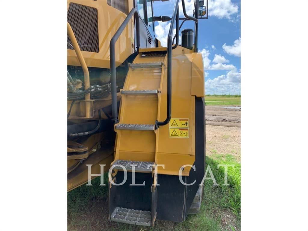 CAT 745 Kĺbové nákladné autá