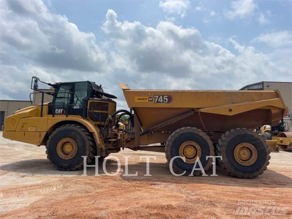CAT 745 Kĺbové nákladné autá