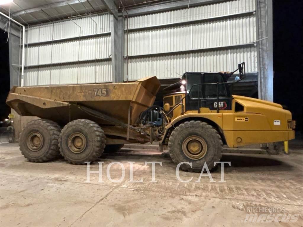 CAT 745 Kĺbové nákladné autá
