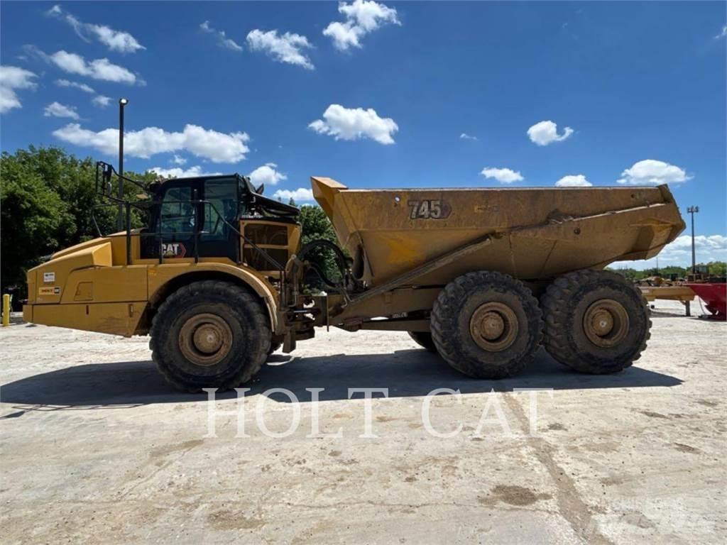 CAT 745 Kĺbové nákladné autá