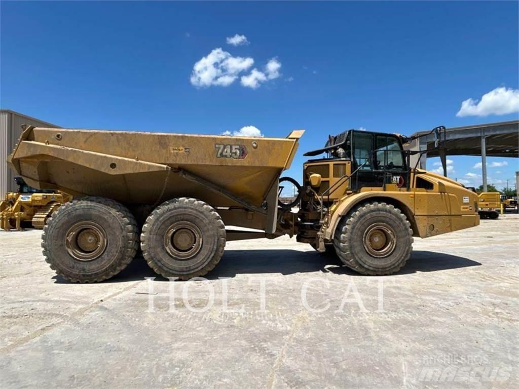 CAT 745 Kĺbové nákladné autá