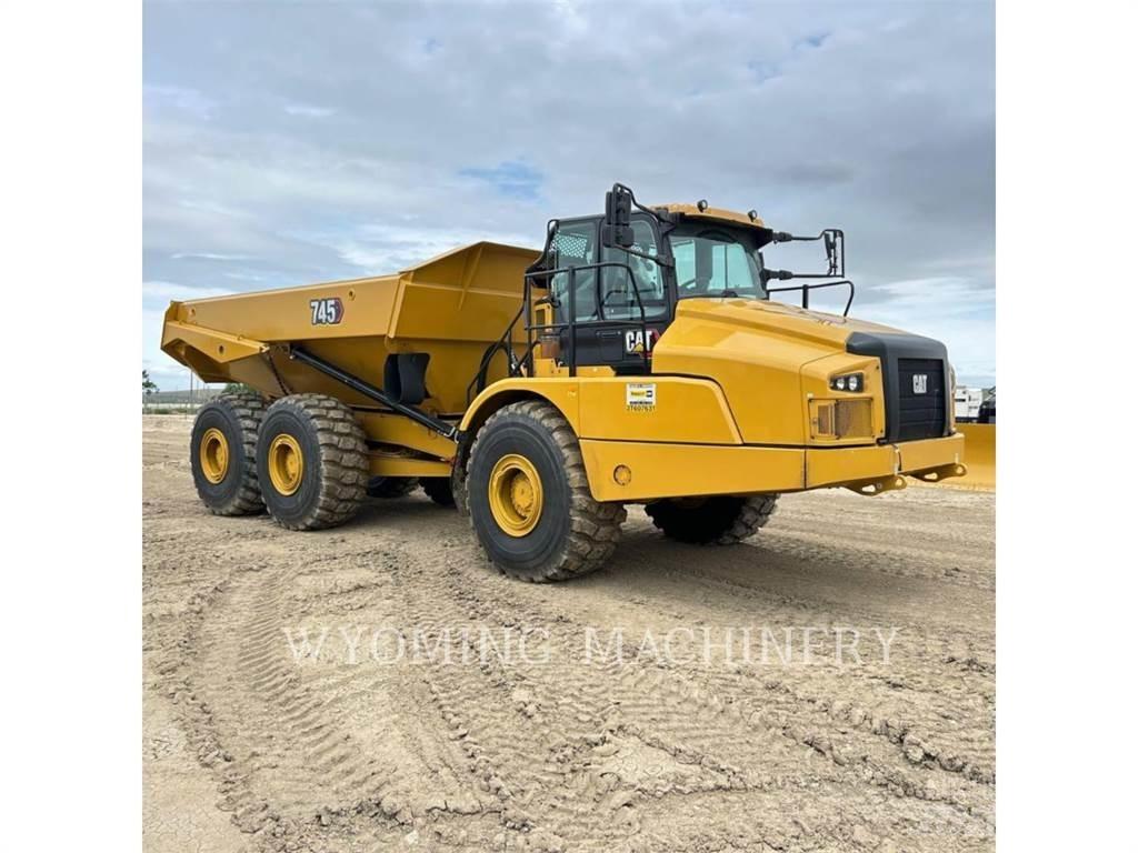 CAT 745 Kĺbové nákladné autá