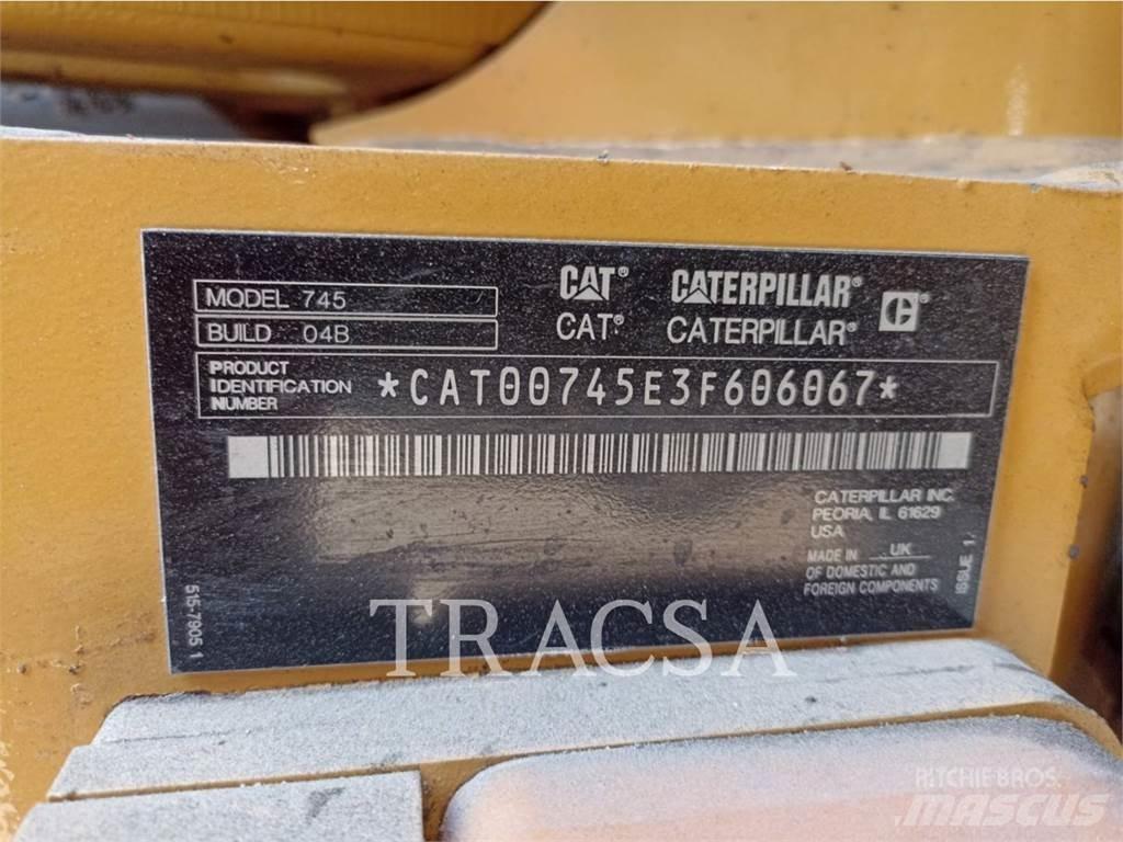 CAT 745 Kĺbové nákladné autá