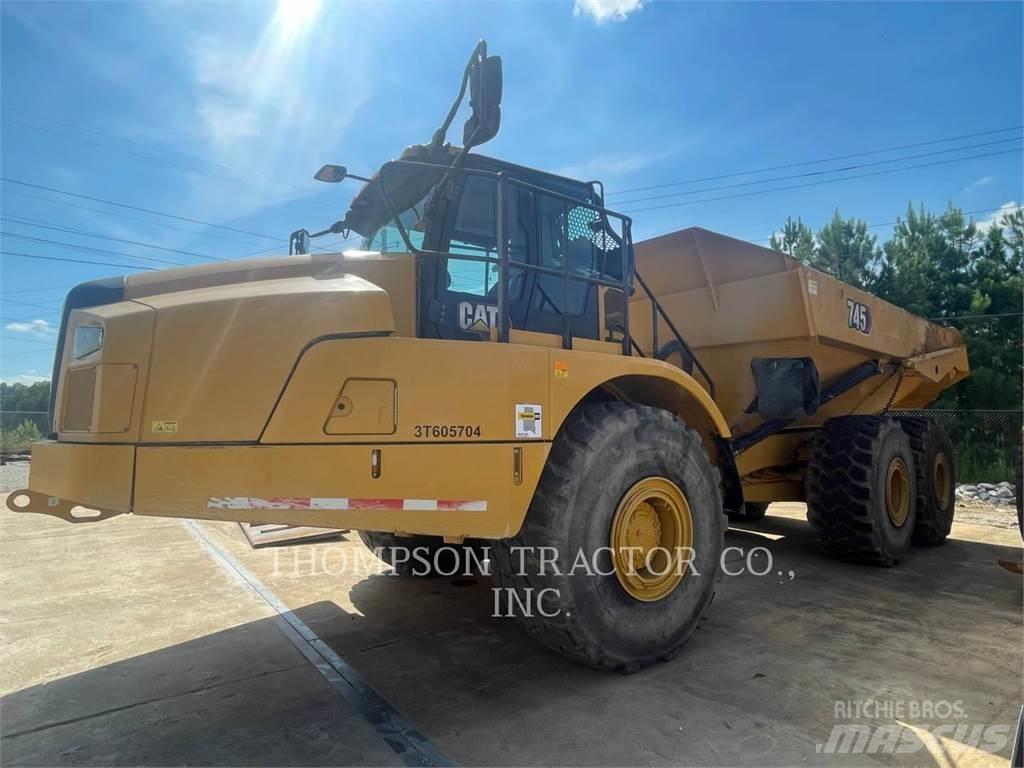 CAT 745 Kĺbové nákladné autá