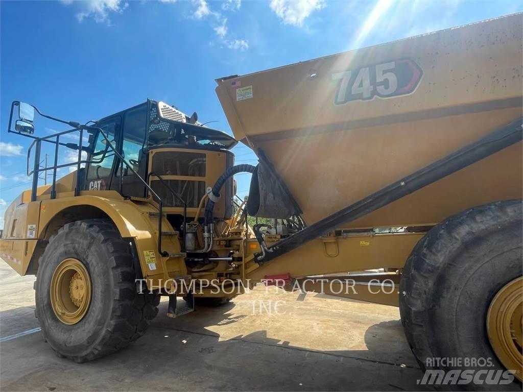 CAT 745 Kĺbové nákladné autá