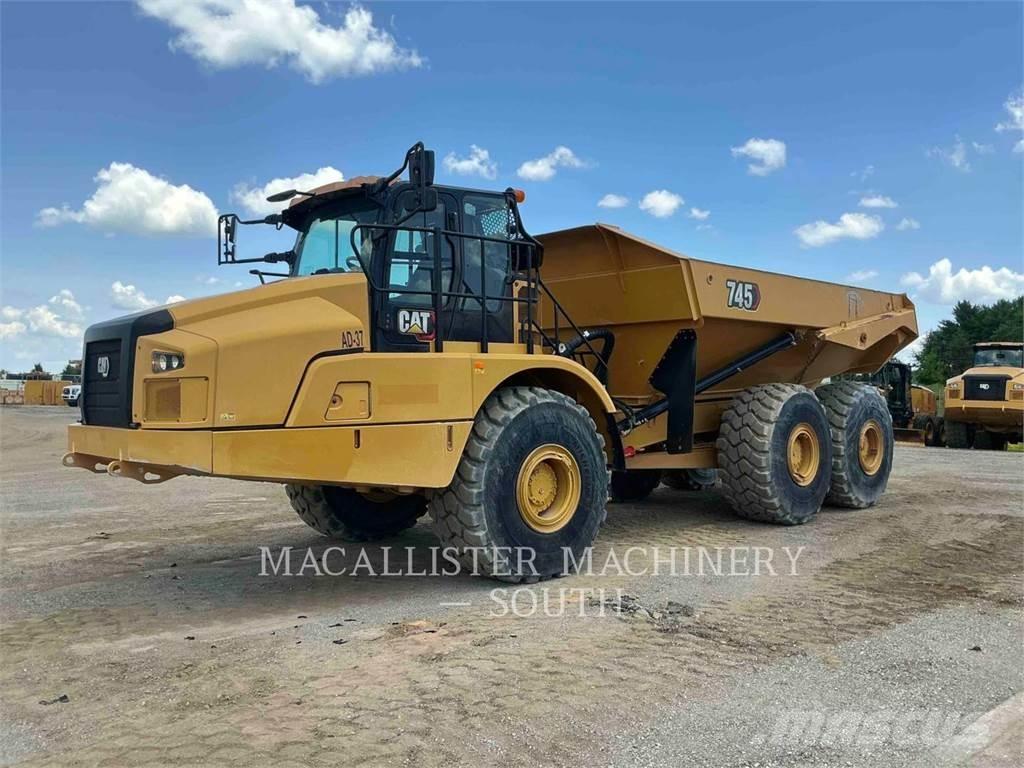 CAT 745 Kĺbové nákladné autá