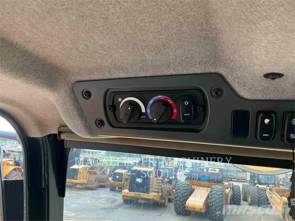 CAT 745 Kĺbové nákladné autá