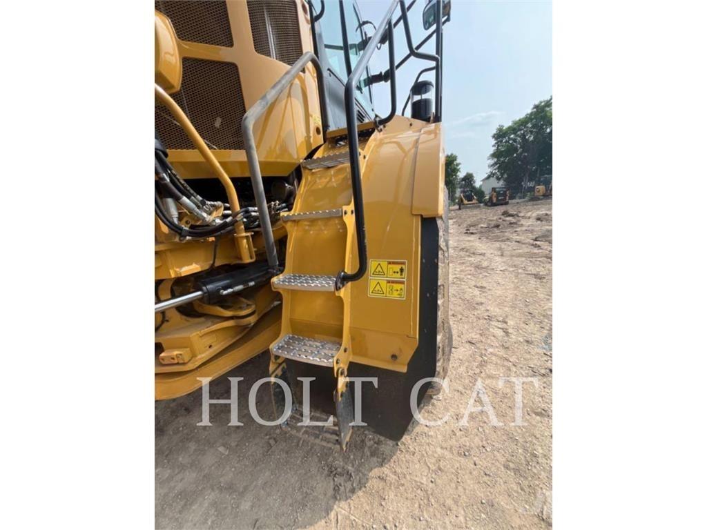 CAT 745 Kĺbové nákladné autá