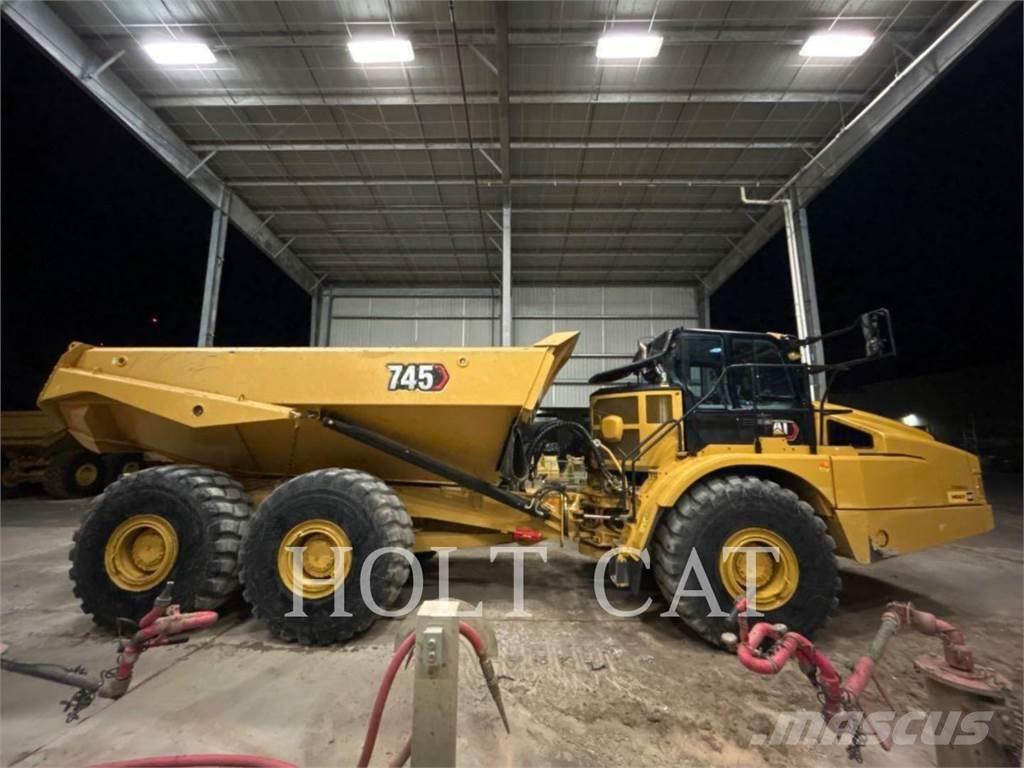 CAT 745 Kĺbové nákladné autá