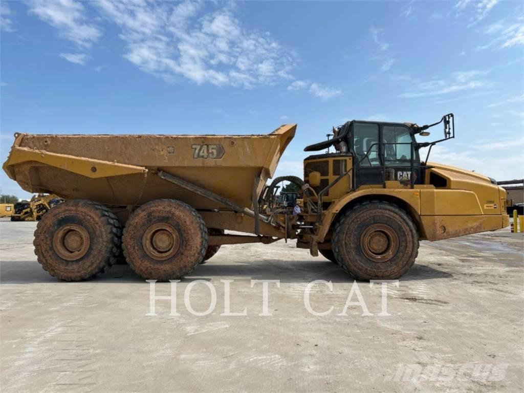 CAT 745 Kĺbové nákladné autá