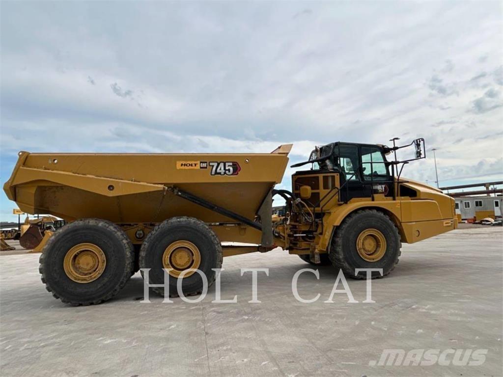 CAT 745 Kĺbové nákladné autá