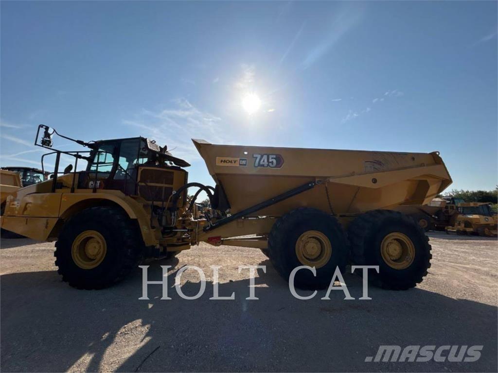 CAT 745 Kĺbové nákladné autá