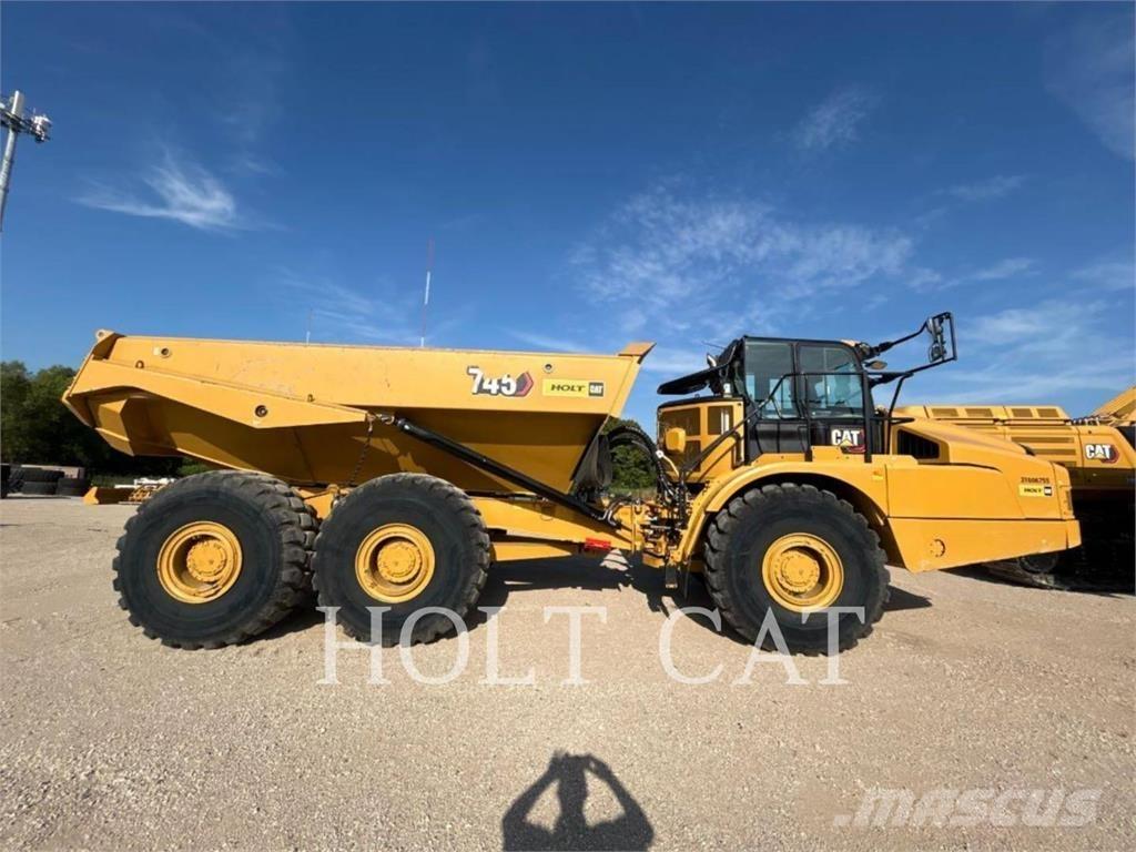 CAT 745 Kĺbové nákladné autá