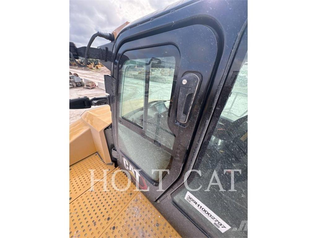 CAT 745 Kĺbové nákladné autá