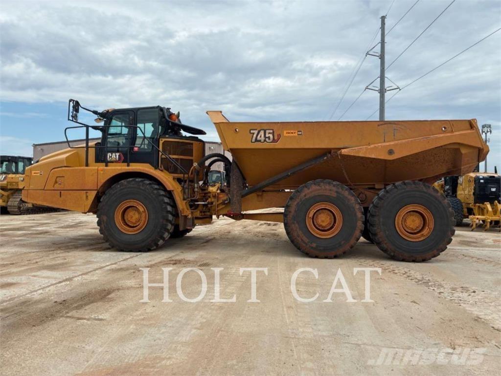 CAT 745 Kĺbové nákladné autá