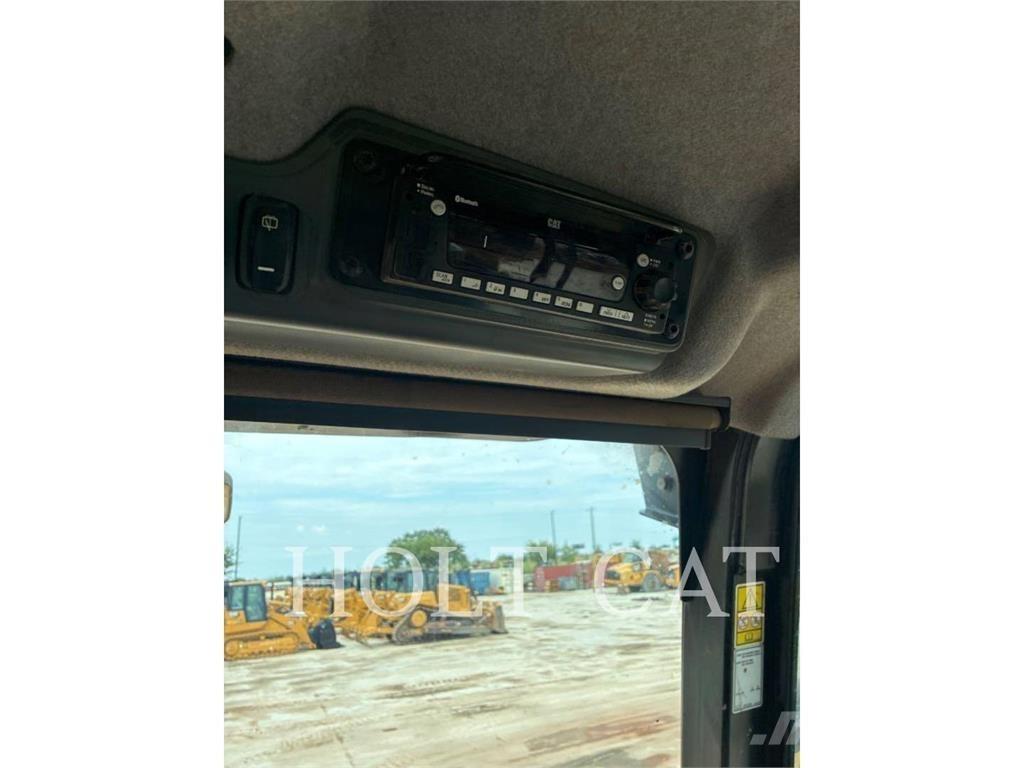 CAT 745 Kĺbové nákladné autá