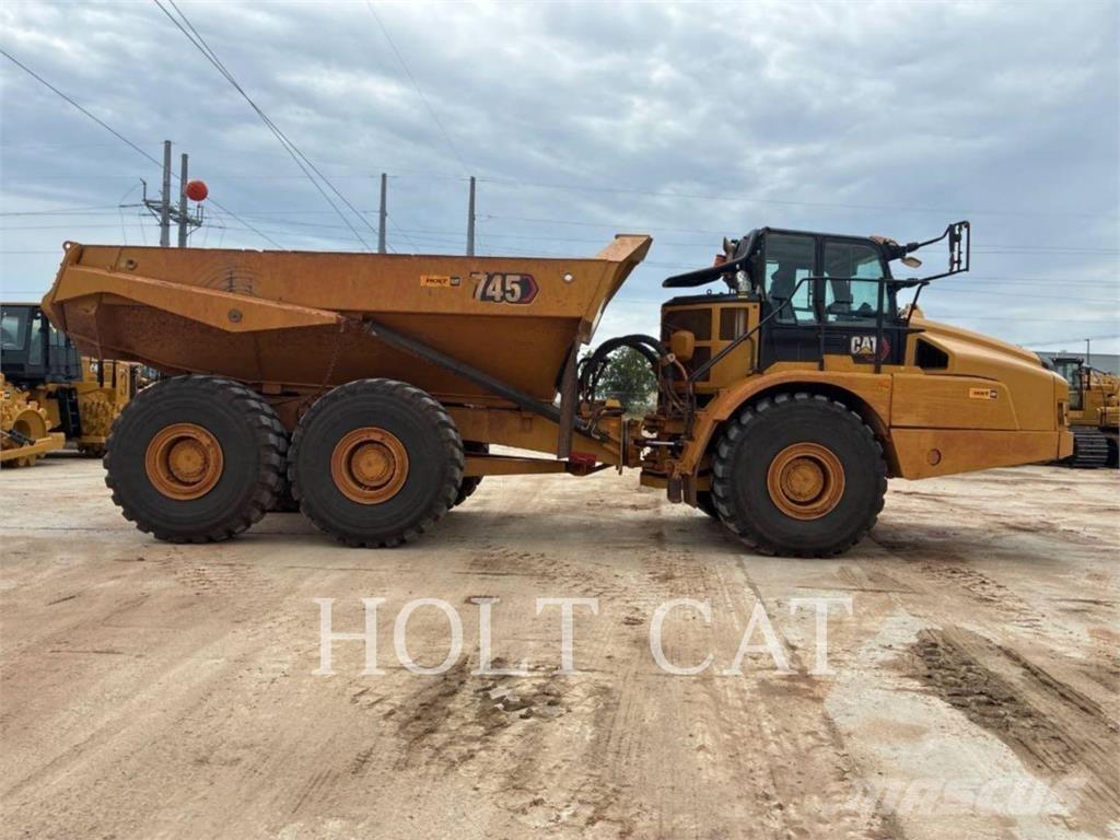 CAT 745 Kĺbové nákladné autá