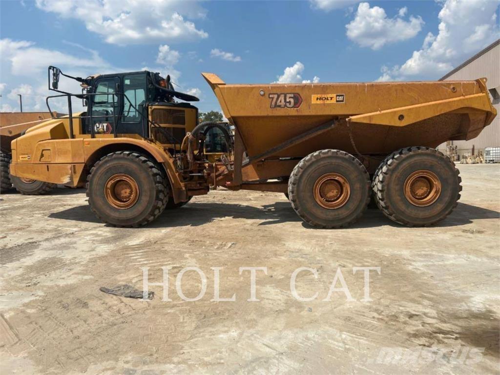 CAT 745 Kĺbové nákladné autá