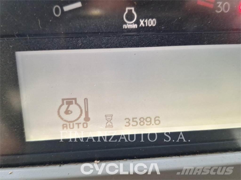 CAT 745 Kĺbové nákladné autá