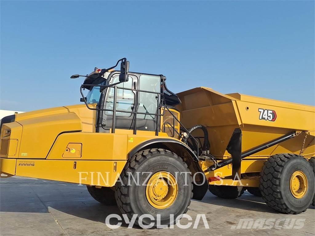 CAT 745 Kĺbové nákladné autá