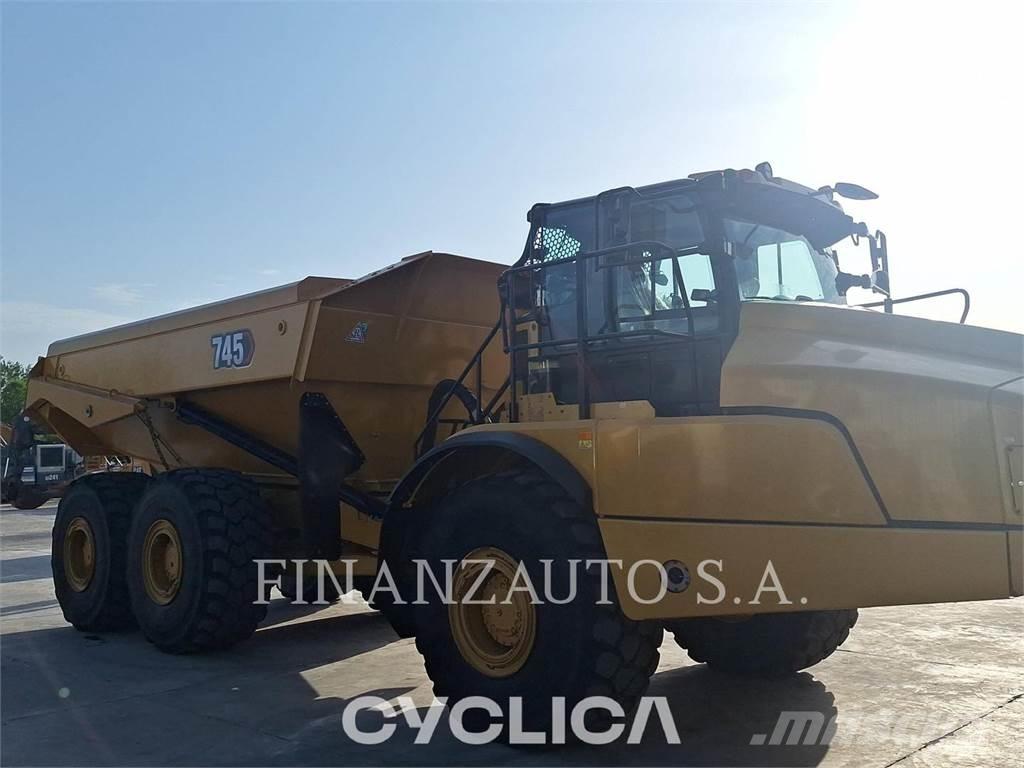 CAT 745 Kĺbové nákladné autá