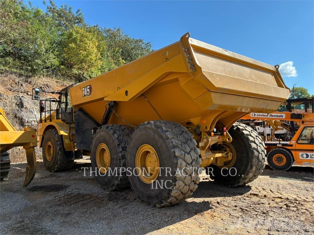 CAT 745 Kĺbové nákladné autá